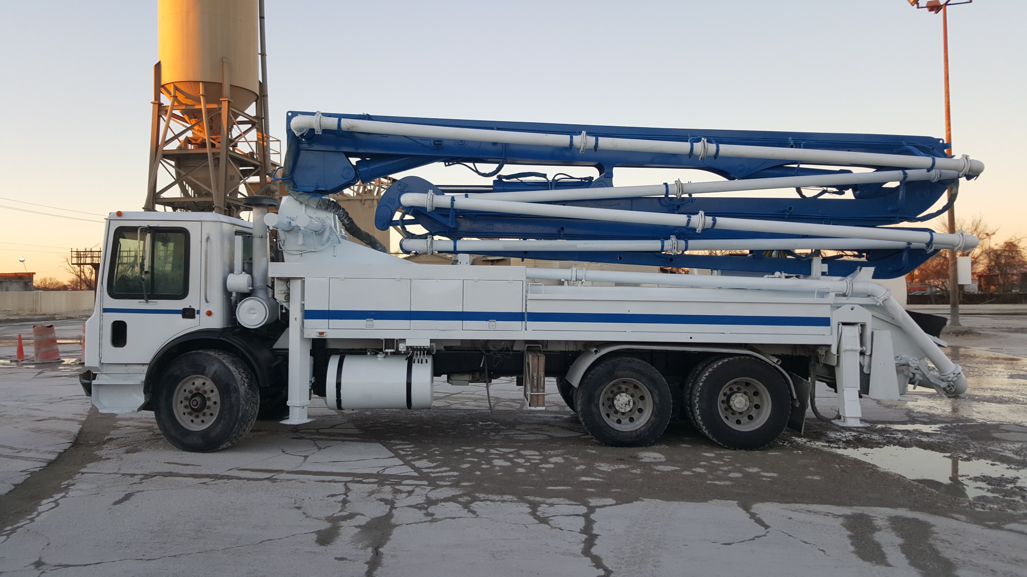 putzmeister-boom-pumps-bsf32z-16h-32-meters-concrete-pump-depot